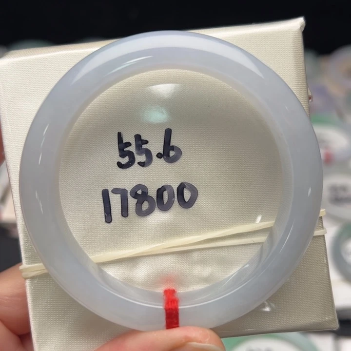 翡翠未镶嵌手镯A货