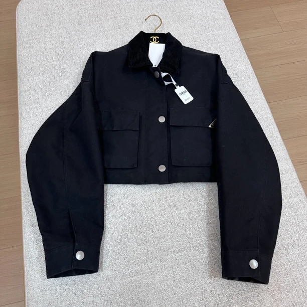 99新 Prada/普拉达 三角标外套 40码