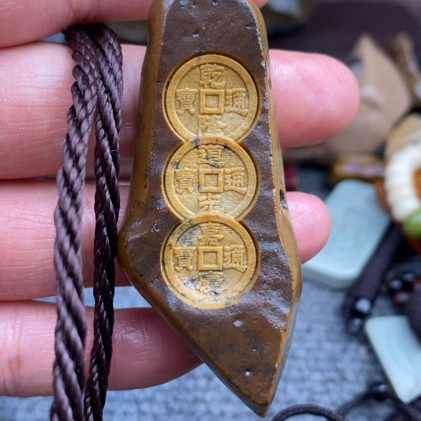 【闪购商品】原石雕刻手把件