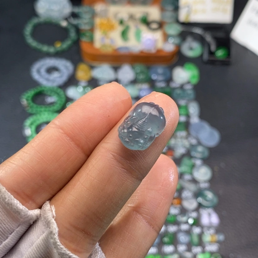 【闪购商品】翡翠挂件未镶嵌貔貅