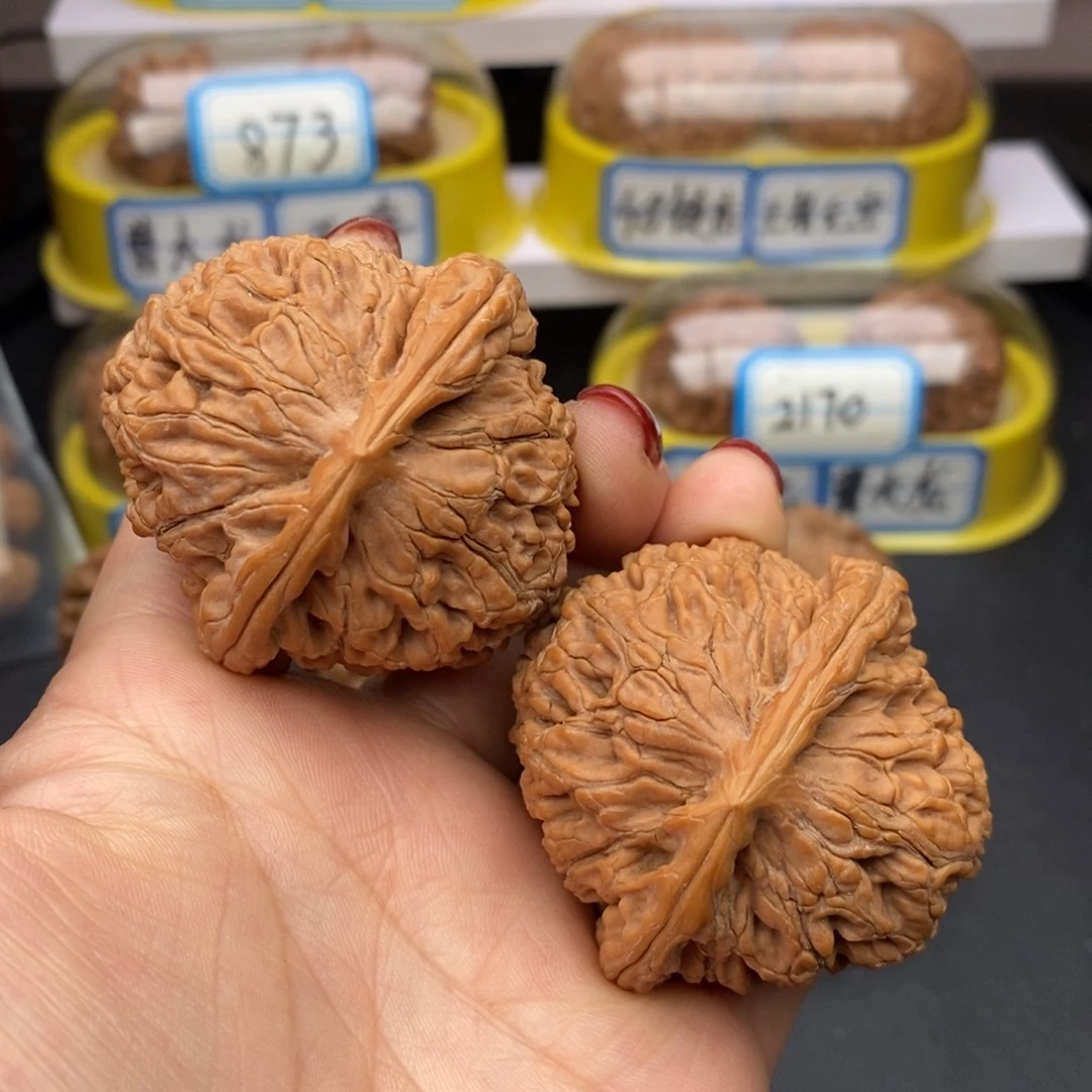 鸣****把件文玩核桃水龙纹