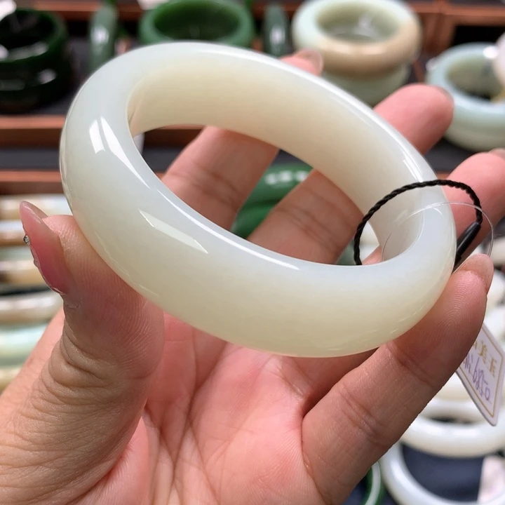 【闪购商品】未镶嵌手镯和田玉29