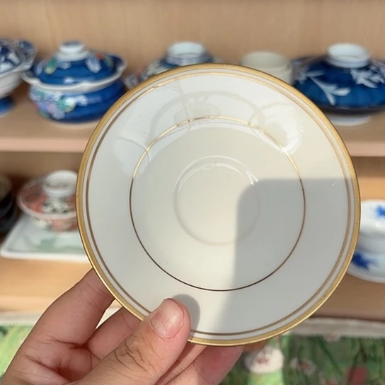 瓷片开开心心开开心心