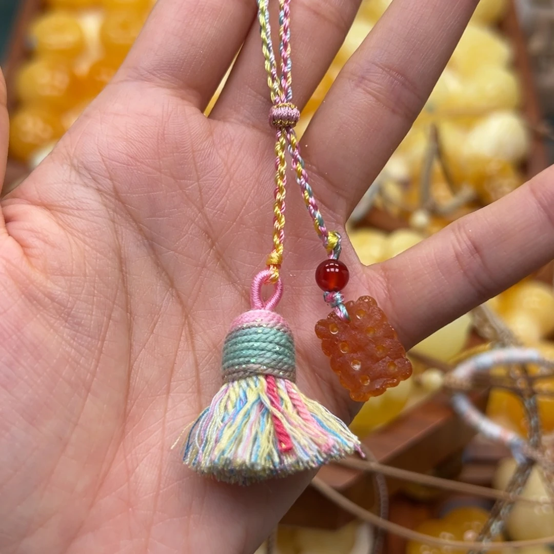 琥珀未镶嵌颈饰蜜蜡