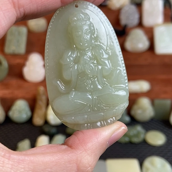 不***么和田玉未镶嵌颈饰