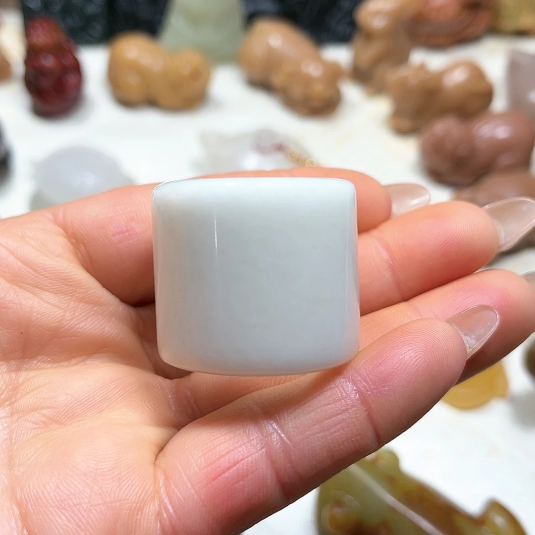 白玉菩提吊坠白玉菩提吊坠