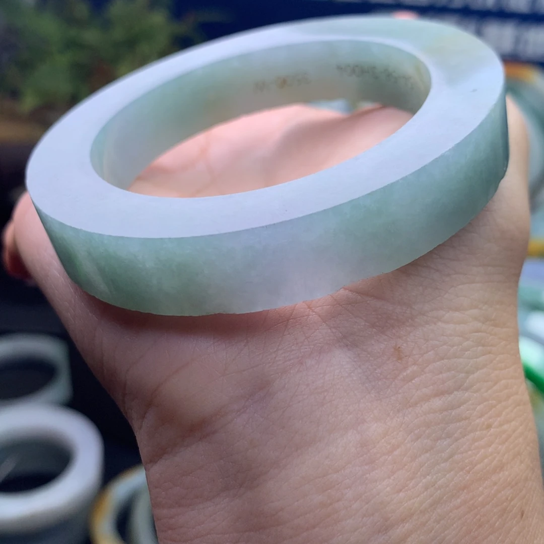 定制翡翠未镶嵌手镯不退不换