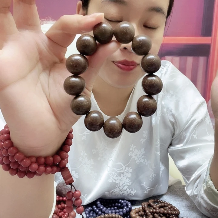 晏***姐苏荷1.8单圈的13颗