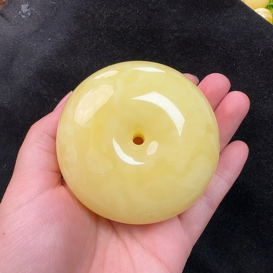 蜜蜡未镶嵌珠宝奇石