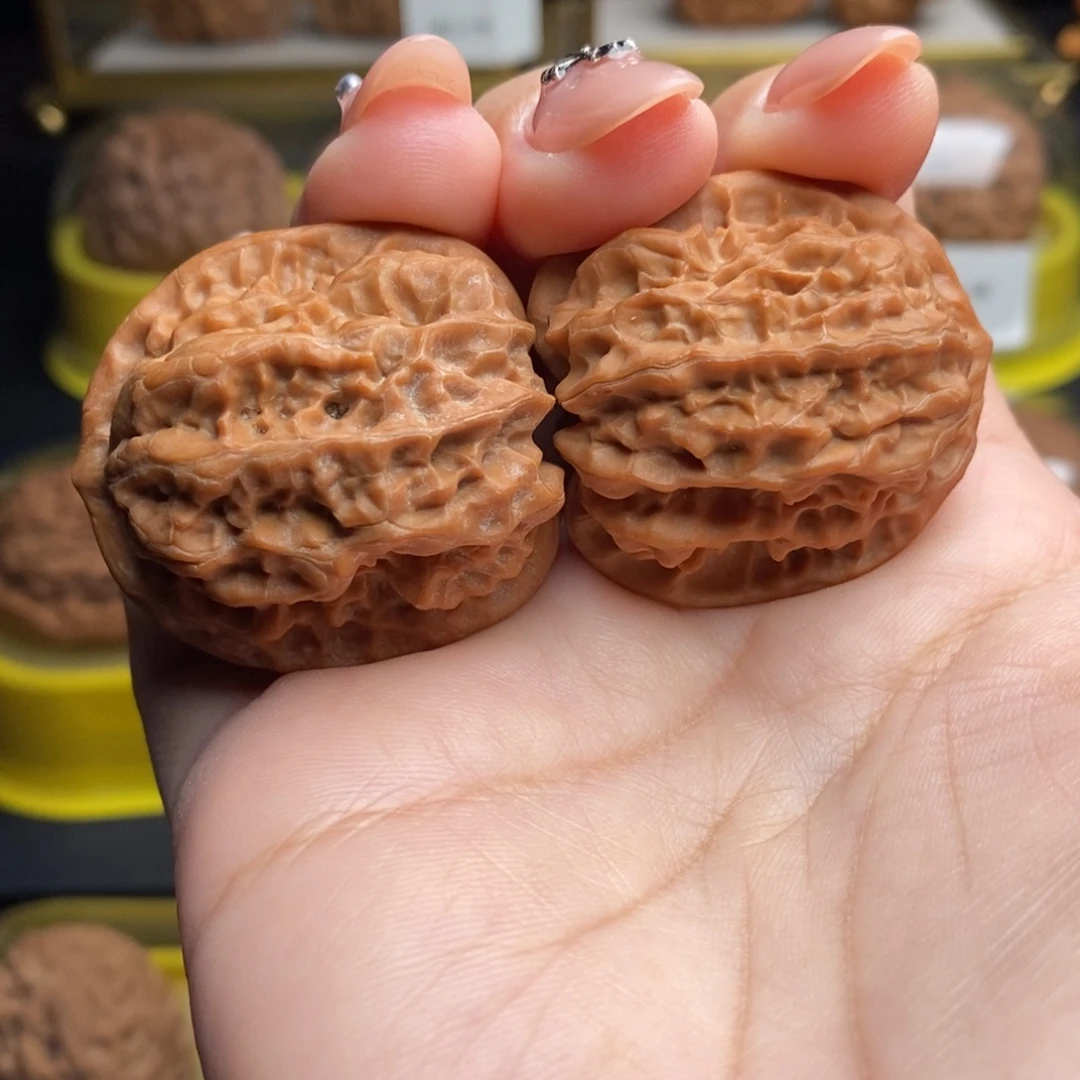 文玩核桃吊坠35磐石