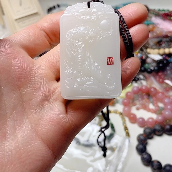 石英质玉合金颈饰7