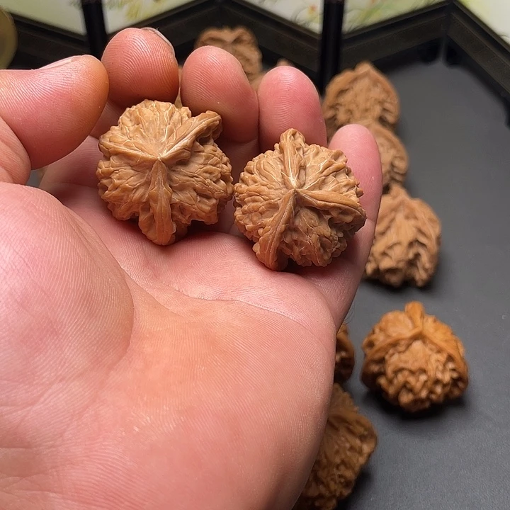 把件文玩核桃盘山三棱