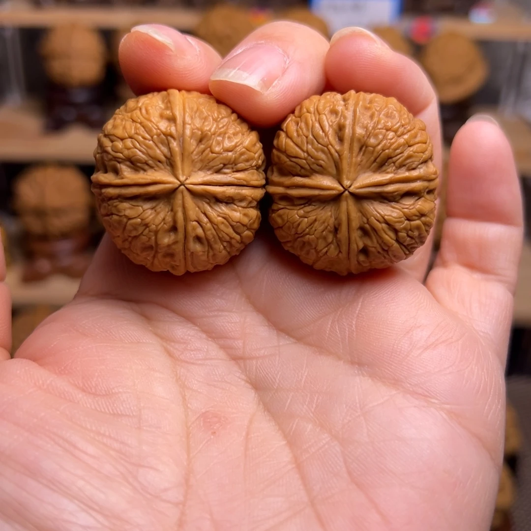 把件文玩核桃14w元宝四棱32尺