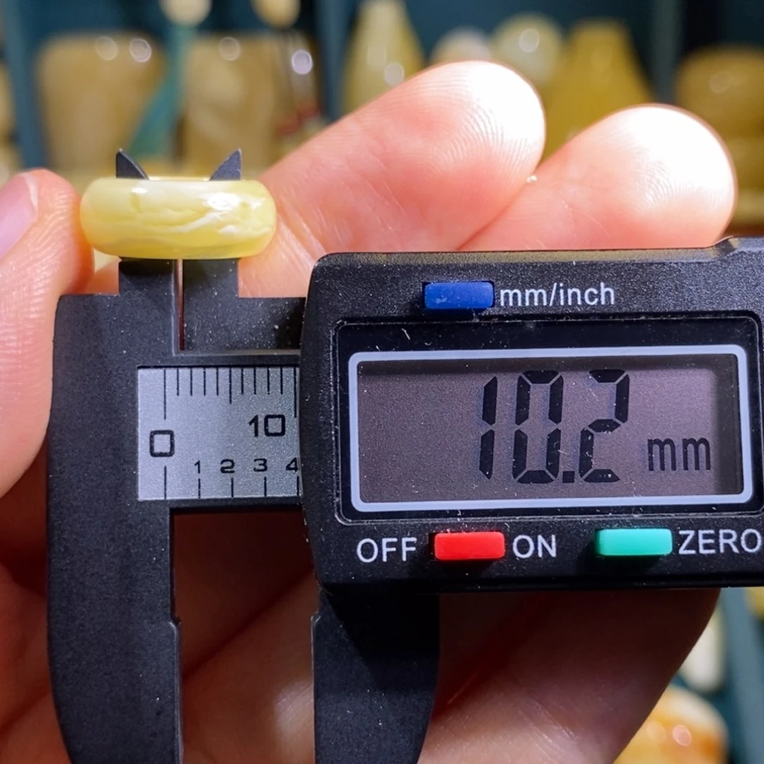 未镶嵌蜜蜡裸石配饰