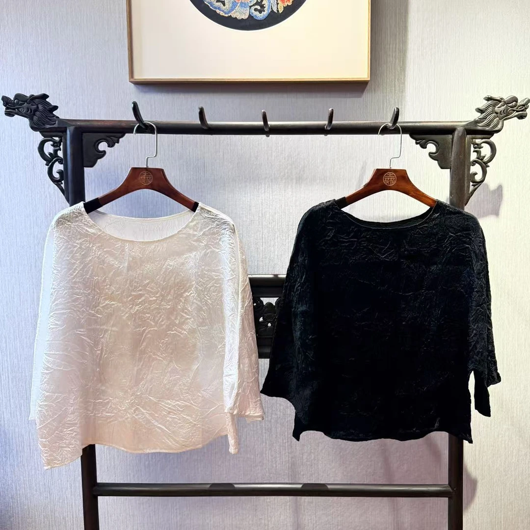 【土花花】黑白轻奢高级感醋酸褶皱光泽感宽松短款显瘦遮肉打底衫