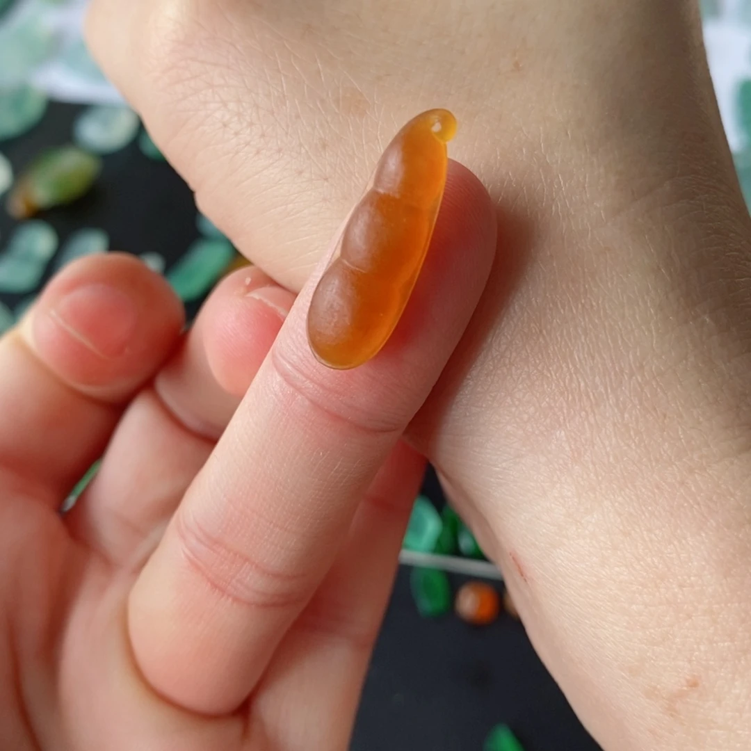 定制翡翠未镶嵌豆子