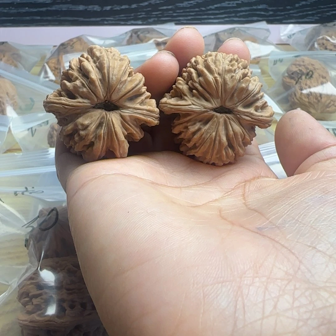 桃核吊坠@****恋核桃核桃