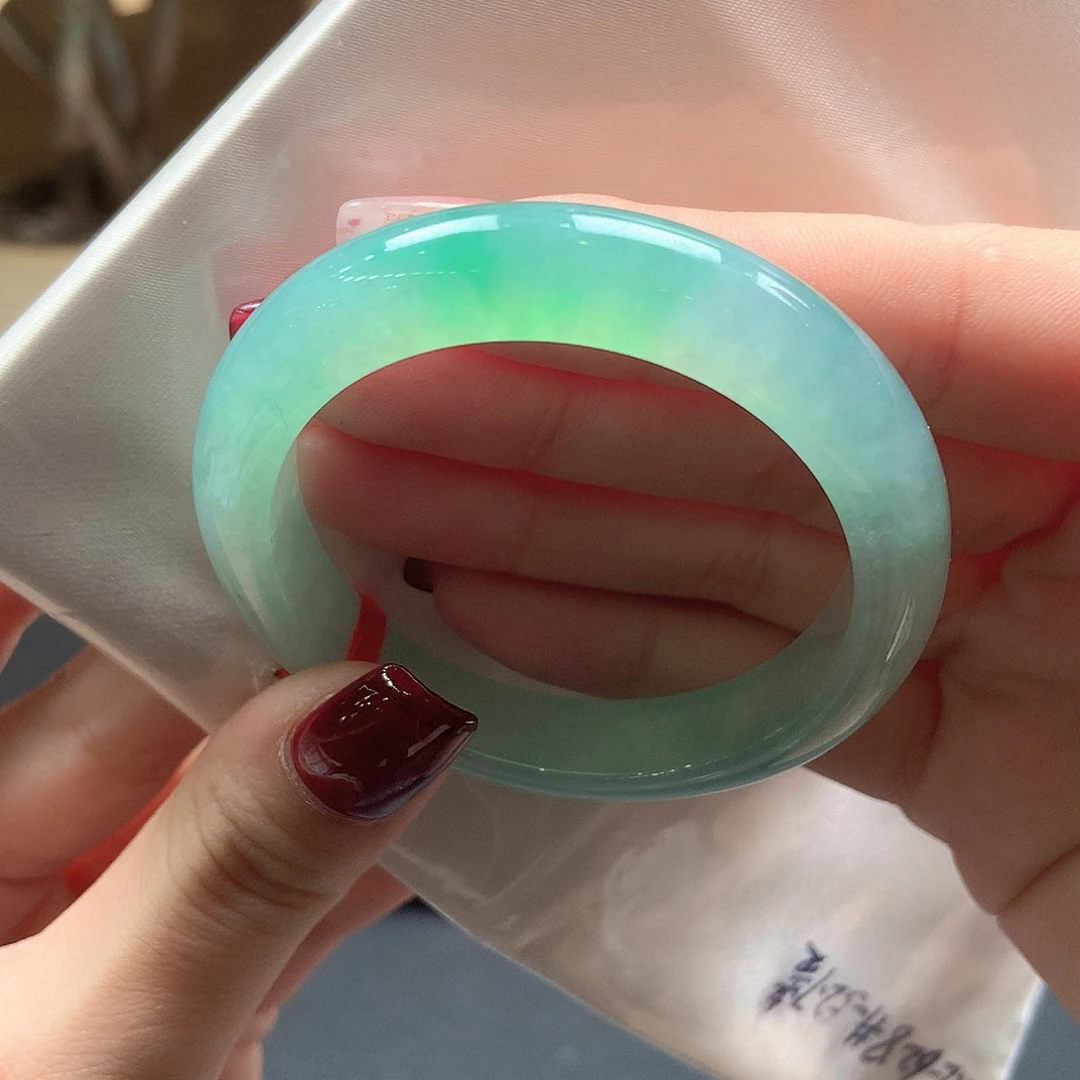 翡翠未镶嵌手镯冰绿贵妃151号