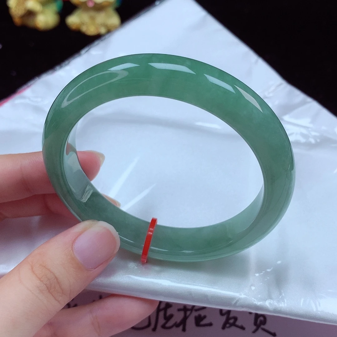 翡翠手镯未镶嵌天然