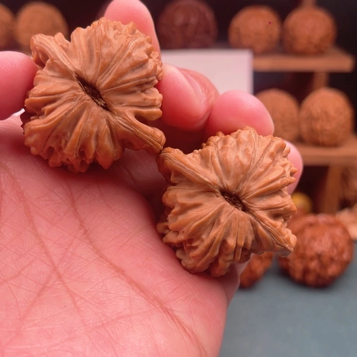 文玩核桃把件小****园文玩核桃平谷四座楼