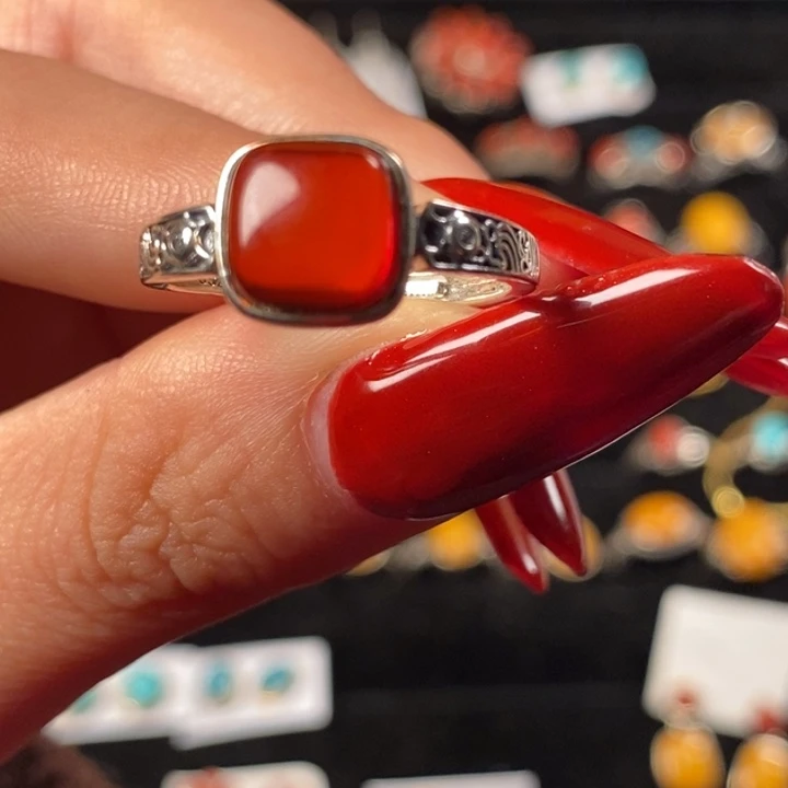 西***儿泥塑…………………………手串