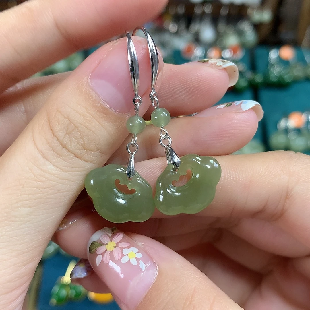 和田玉银S925镶嵌耳饰如意卡16左右