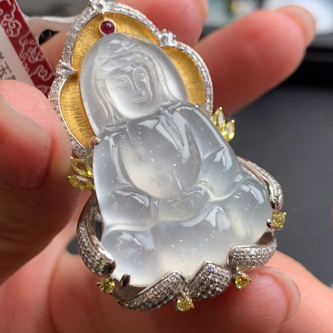 翡翠18K金镶嵌颈饰翡翠