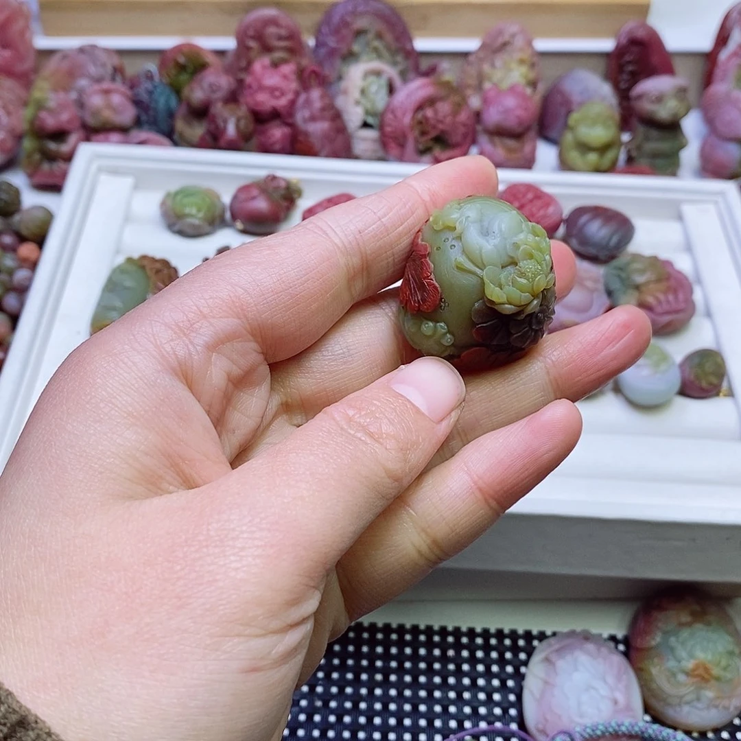 玛瑙/玉髓盐源玛瑙吊坠未镶嵌