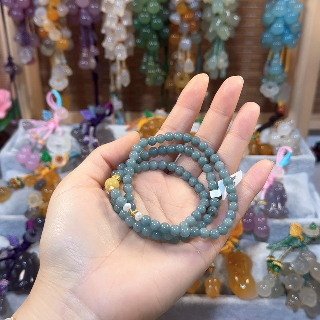 玛瑙/玉髓挂件未镶嵌月**兔