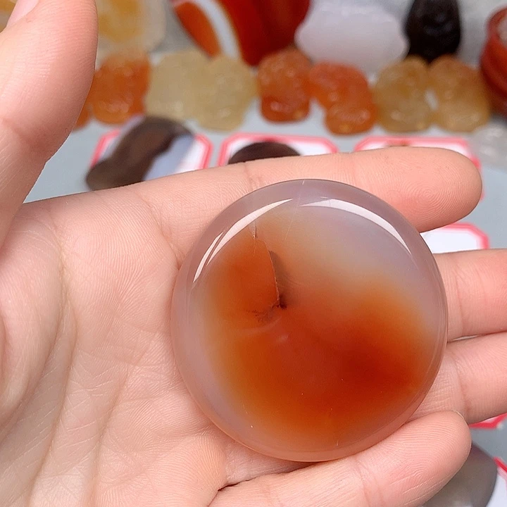 阳***光玛瑙/玉髓未镶嵌颈饰