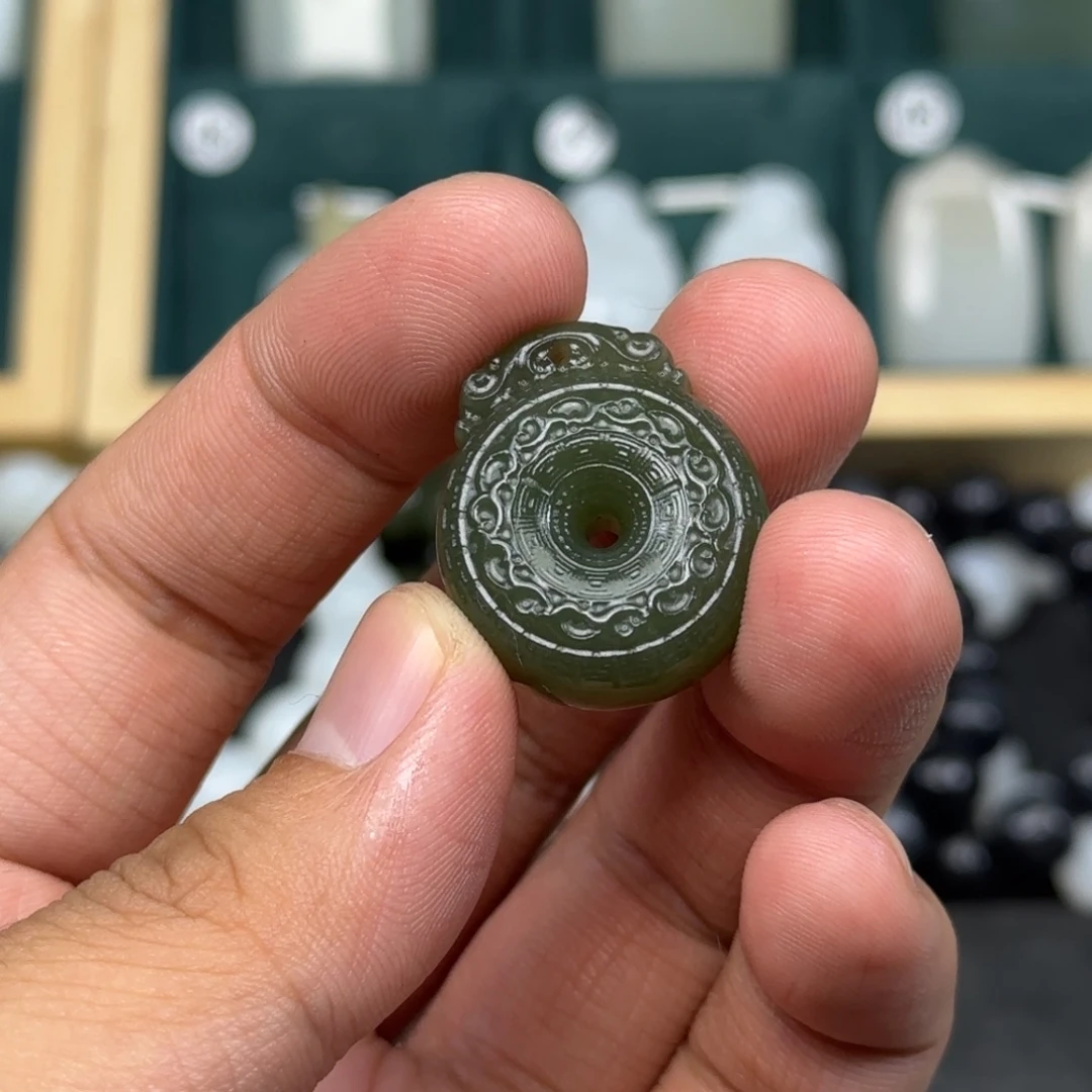 和田玉未镶嵌挂件