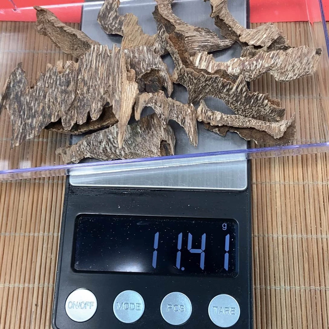 沉香碎屑沉香海南鸡母虫11克