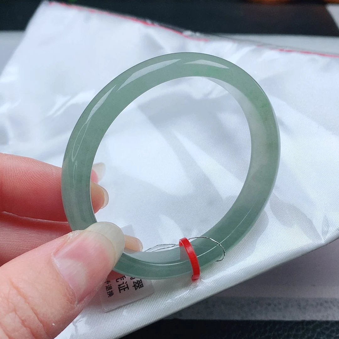 翡翠手镯未镶嵌53+贵