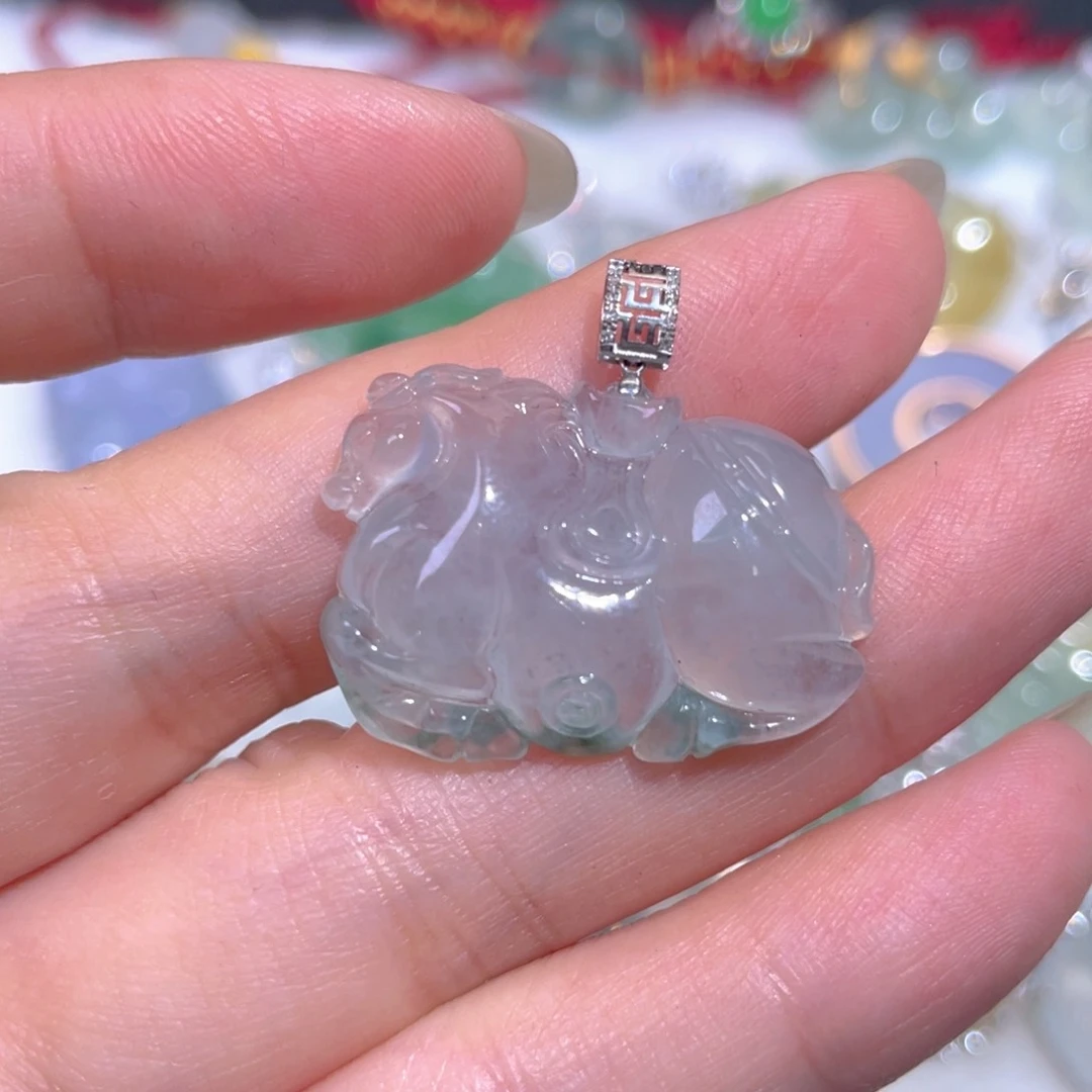 颈饰18K金镶嵌翡翠翡翠