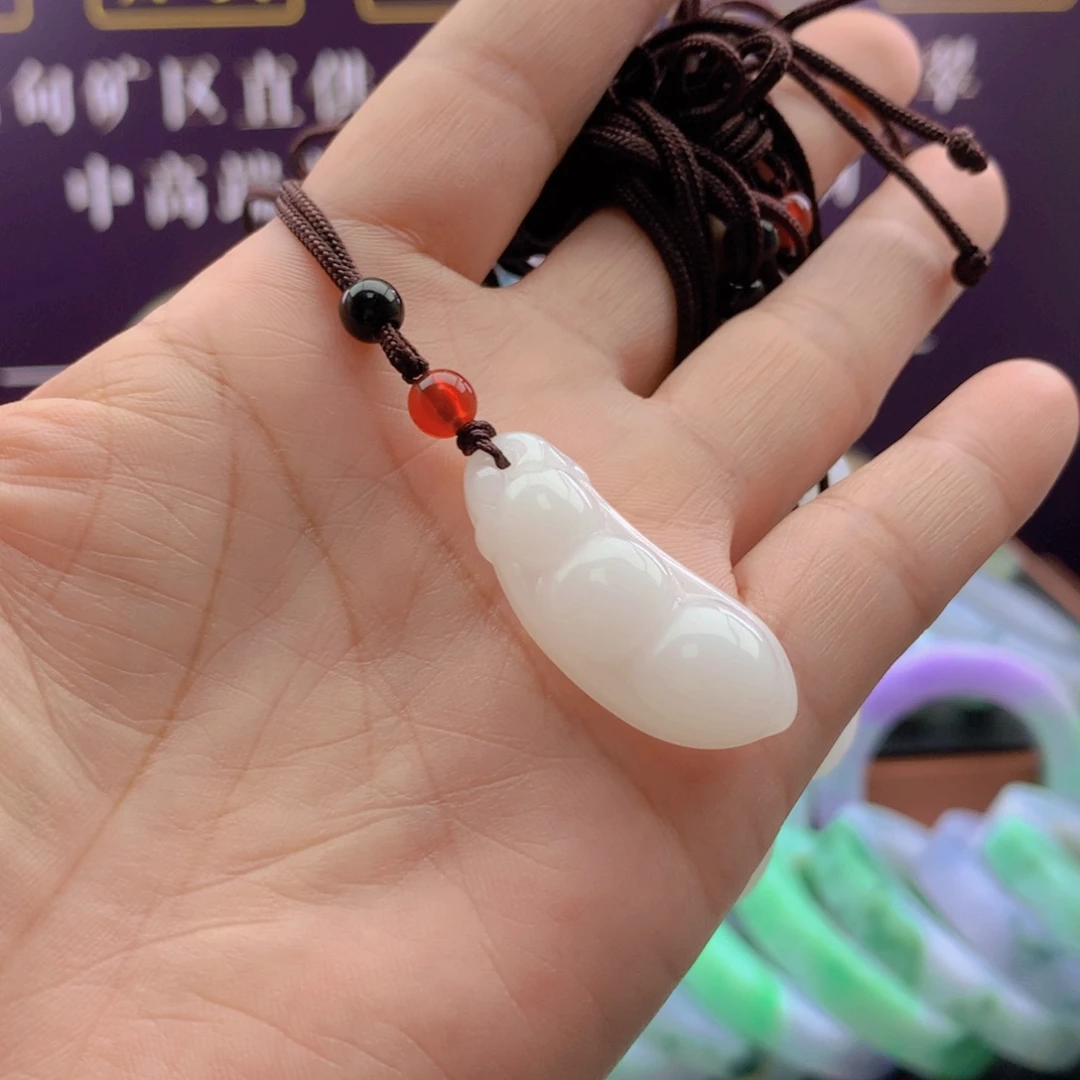 反***屎颈饰未镶嵌石英质玉