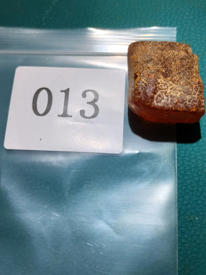 原矿琥珀裸石毛料厚实饱满它真的很厚