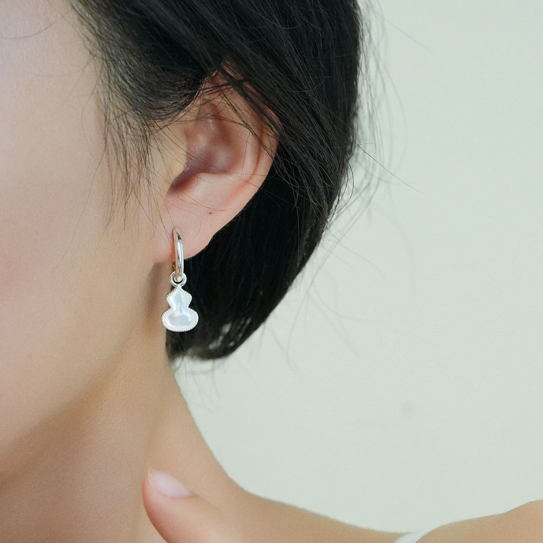 铜合金耳饰 双面小巧贝壳葫芦耳环女小众设计高级感耳钉耳扣新款