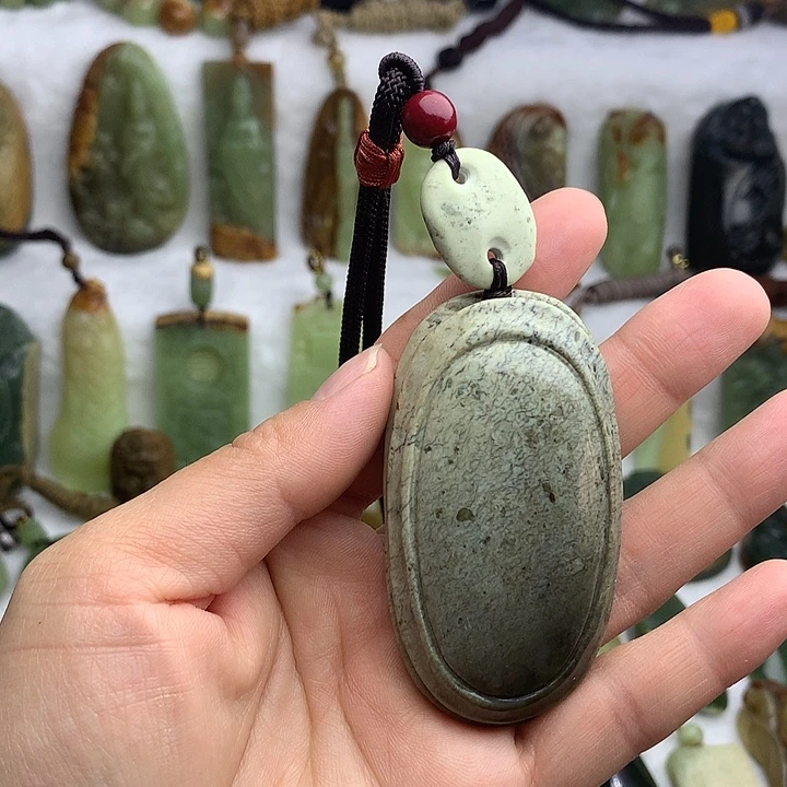 岫岩河磨玉（透闪石质玉）未镶嵌把件