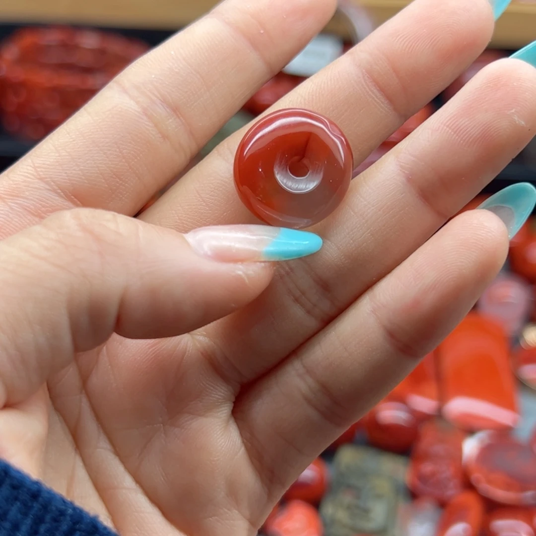 南红玛瑙配饰未镶嵌