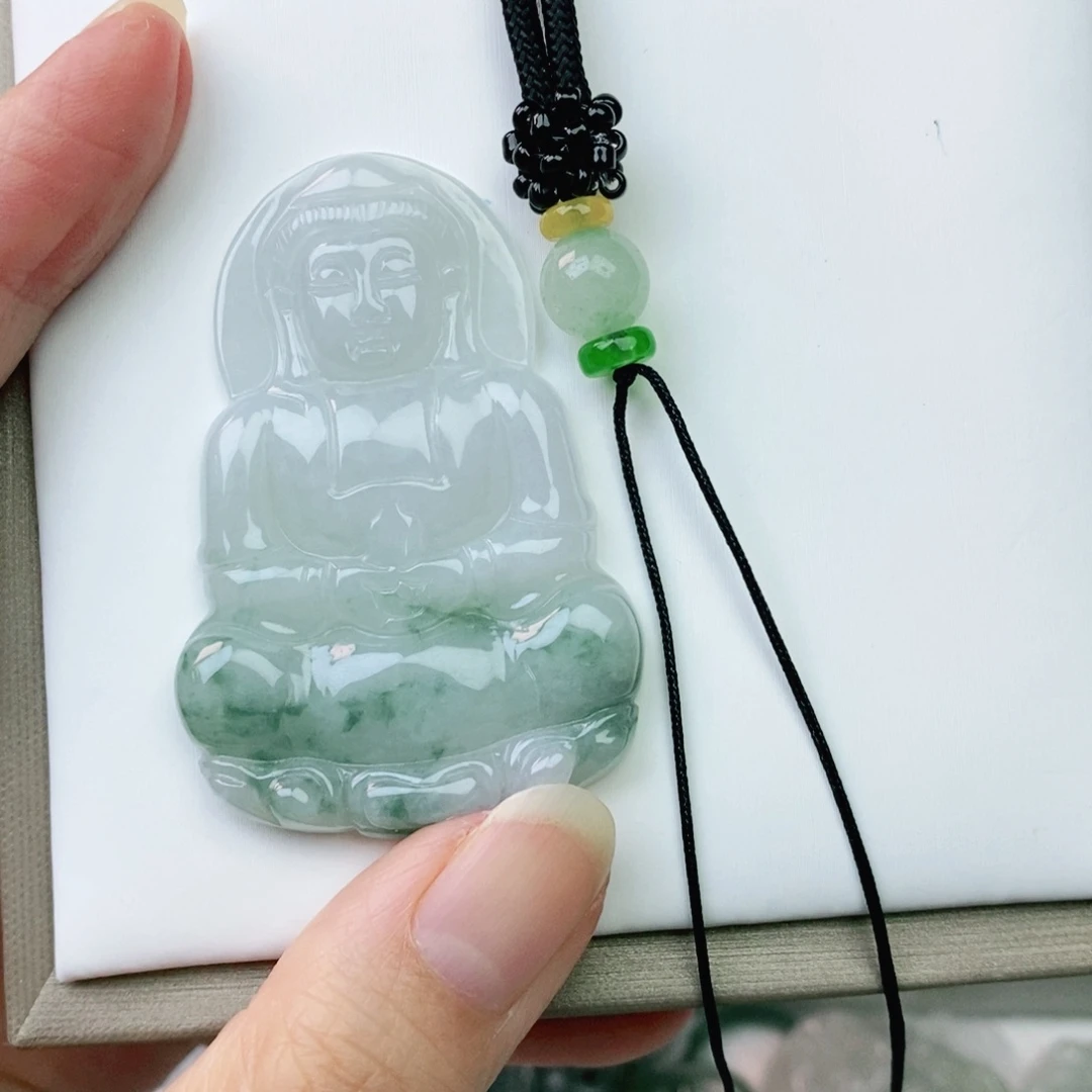 翡翠未镶嵌颈饰观音