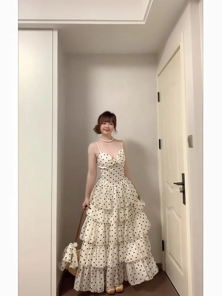 现货 现货 “罗马假日”法式度假温柔波点收腰显瘦时尚吊带连衣裙