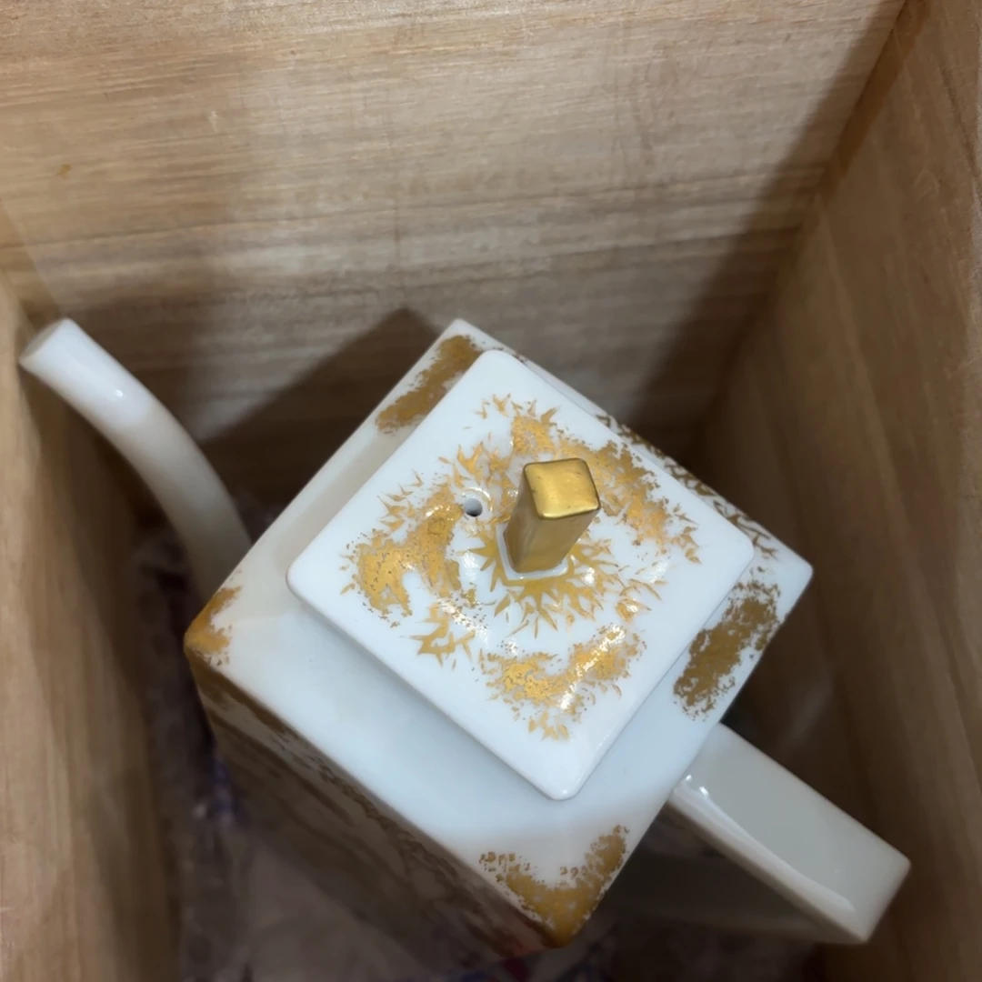 主***贝非常喜欢这个瓷器