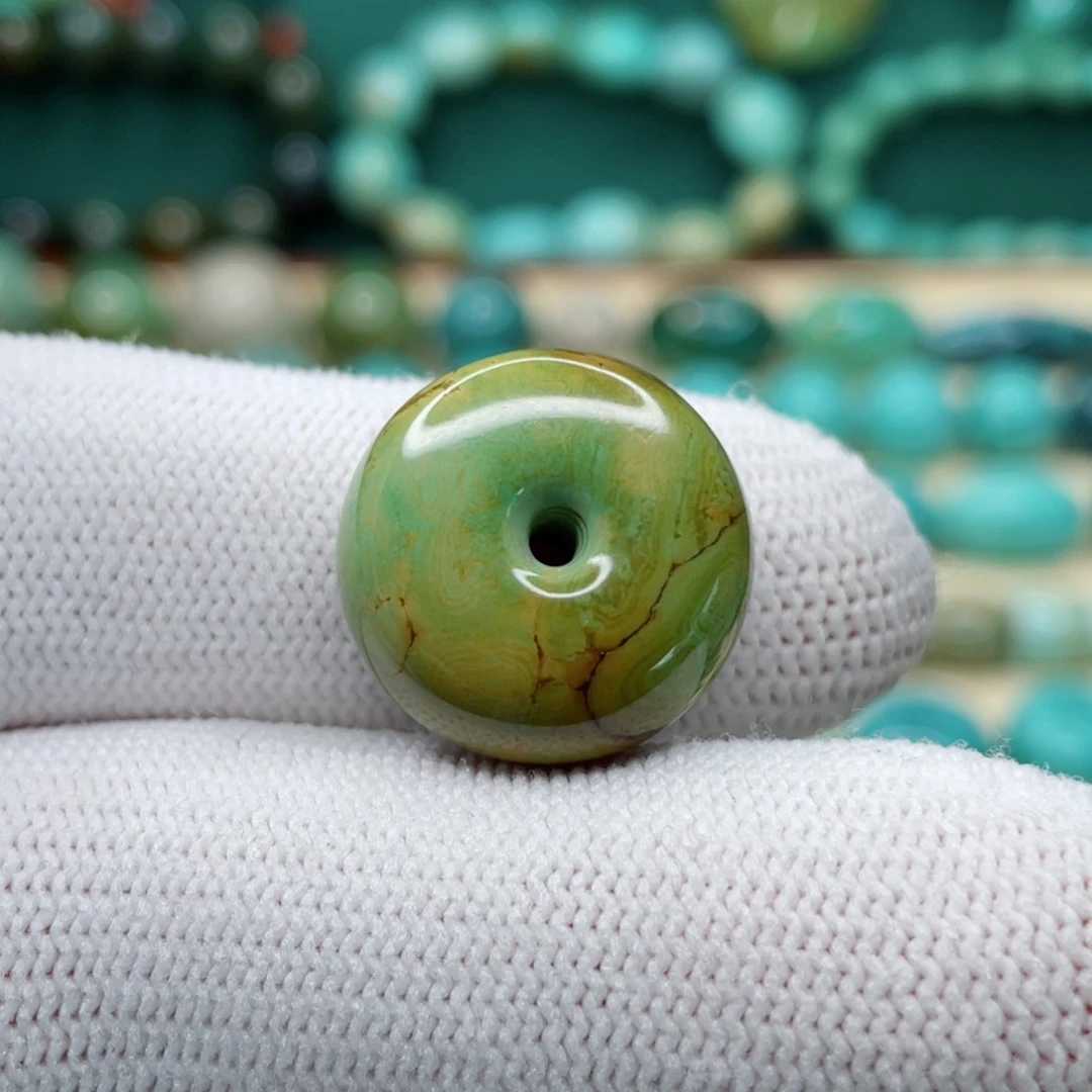 绿松石未镶嵌颈饰