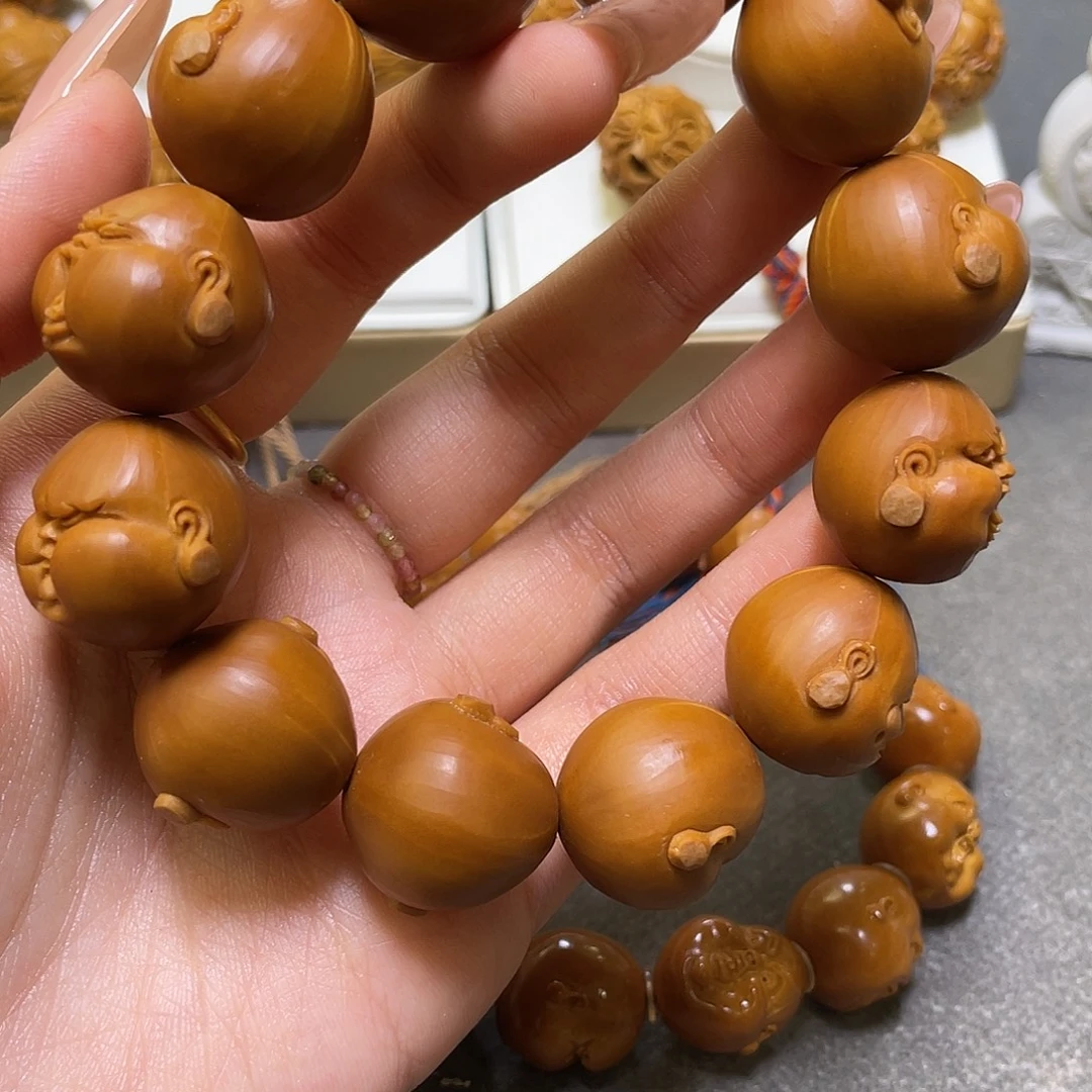 封***神橄榄核吊坠橄榄核雕