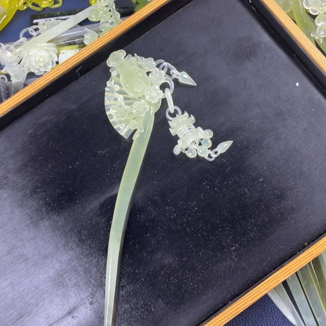 小***.蛇纹石玉未镶嵌发饰