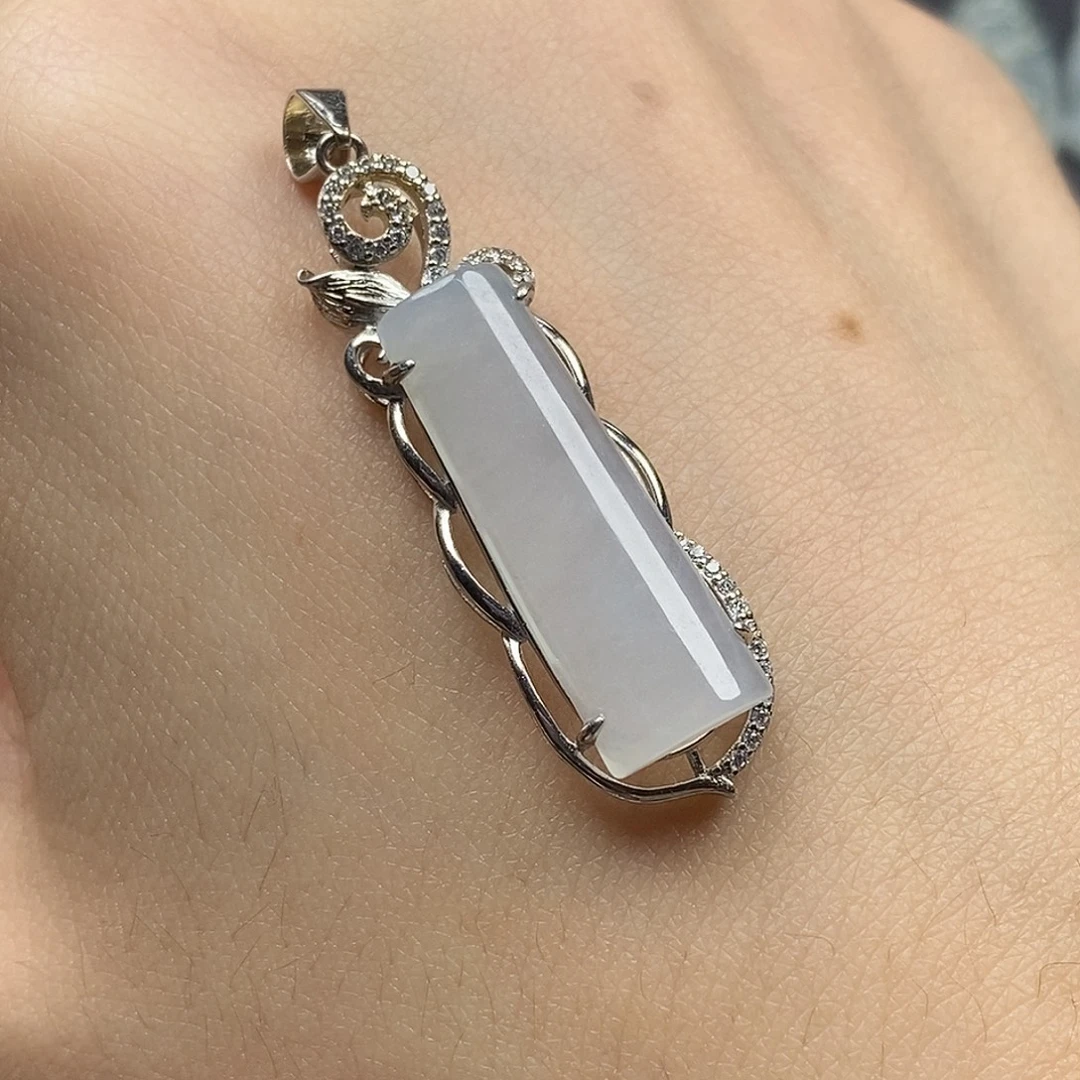 翡翠银S925镶嵌颈饰无事牌