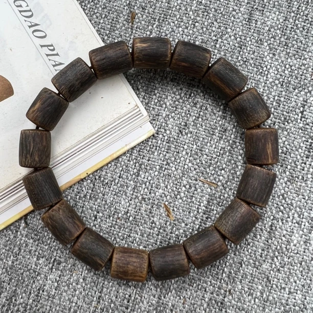 【乌身红油】R001沉香奇楠09直切桶珠沉水单圈多样性发货一条