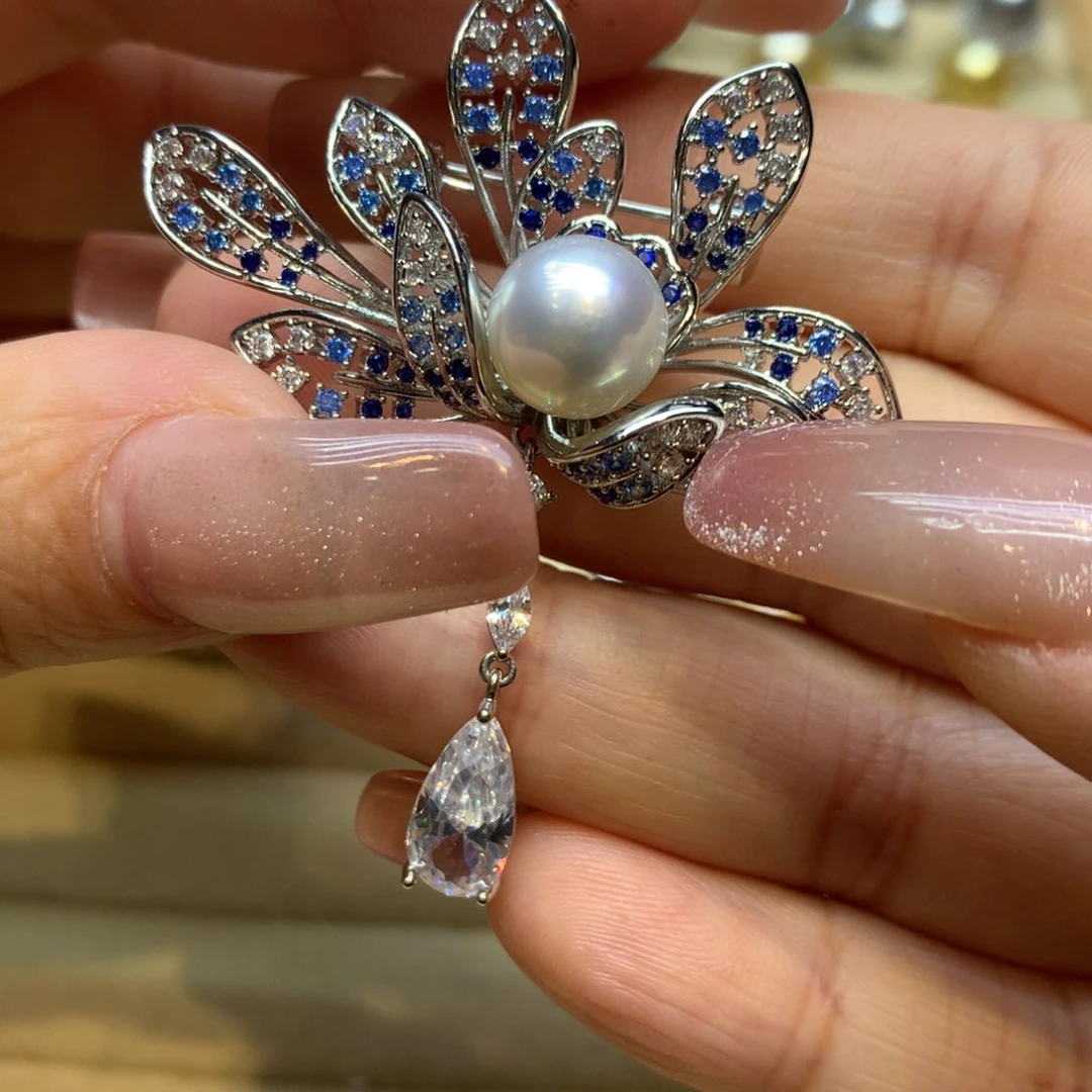 未镶嵌胸饰海水珍珠