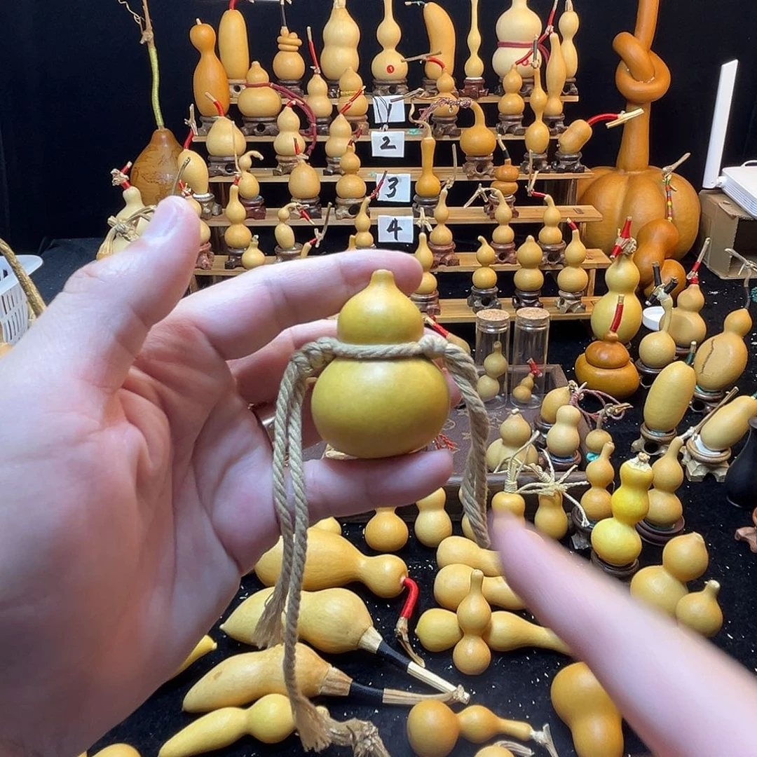 向****大叶紫檀（黑酸枝木类）