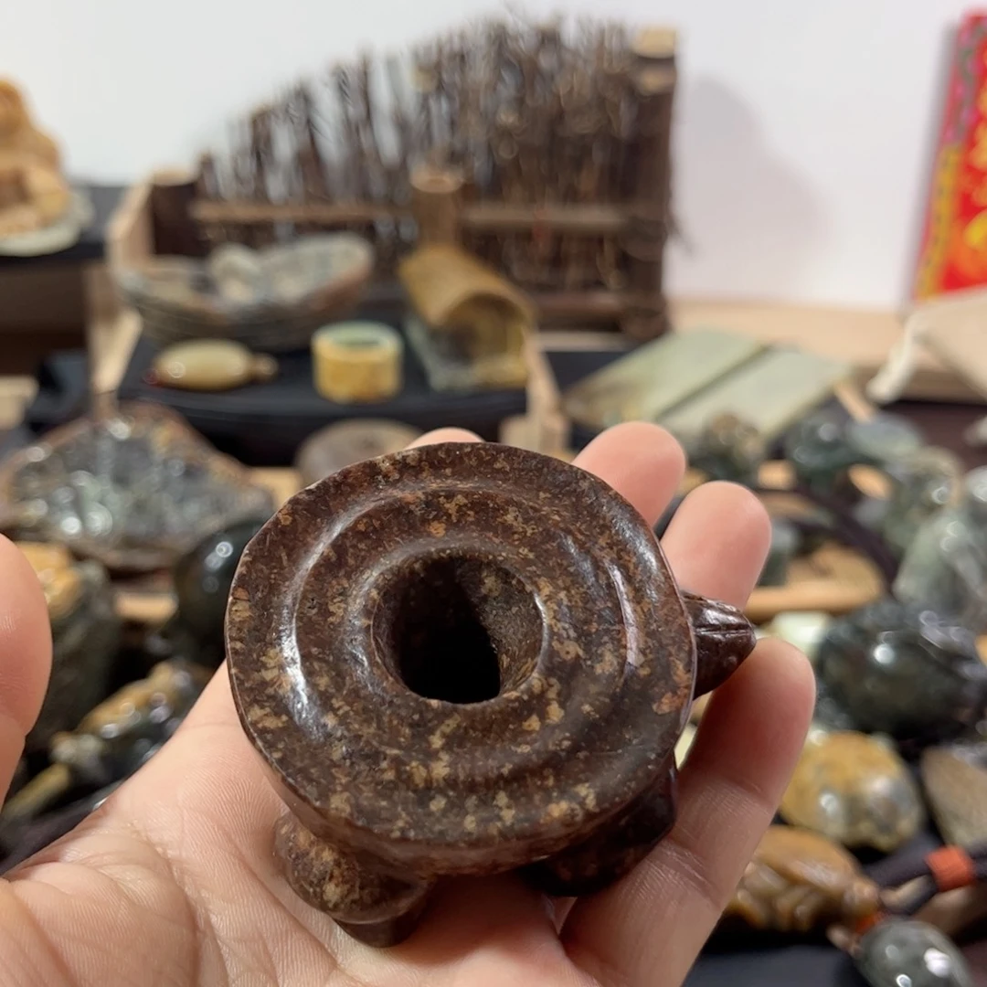 龙***女岫岩河磨玉（透闪石质玉）未镶嵌把件